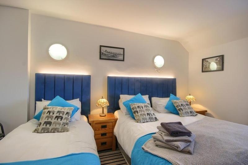 Smugglers Luxury Accommodation เชอริงแงม ภายนอก รูปภาพ